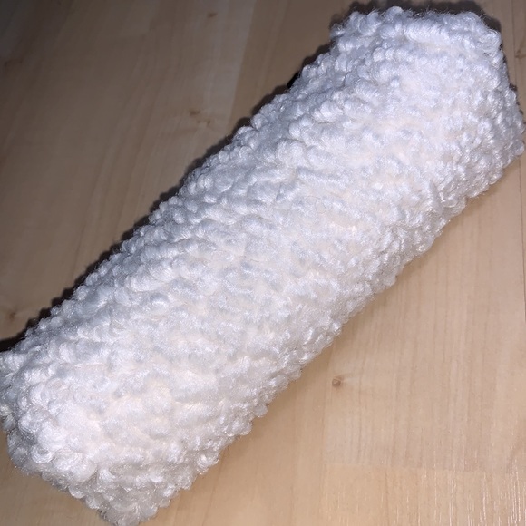 STRADIVARIUS Faux Bouclé Sheepskin Pencil Case - Picture 5 of 8